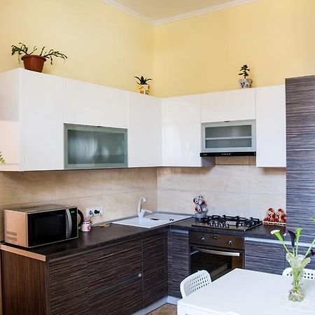 Soborna Comfort Place Apartment Lviv Bagian luar foto
